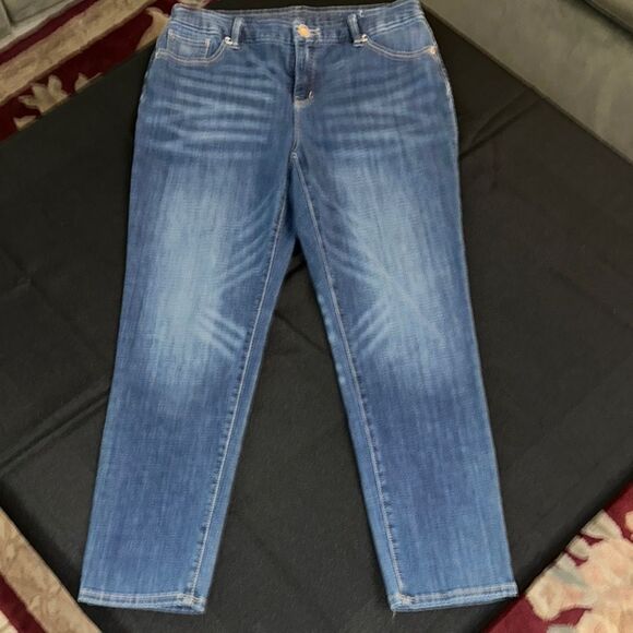 Chico’s So Slimming Classic Girlfriend Distressed  Women's Jeans Size Large-2 - Picture 2 of 12